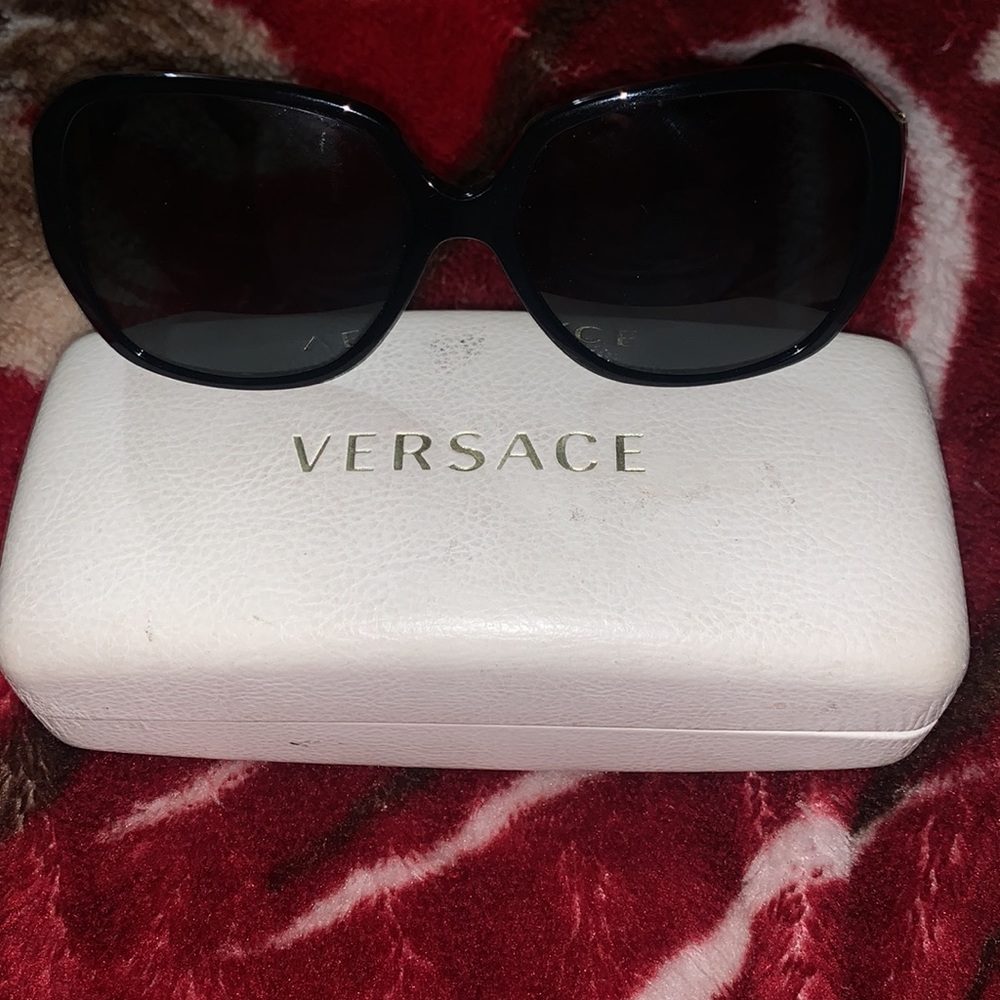 Woman’s shades - Picture 5 of 7
